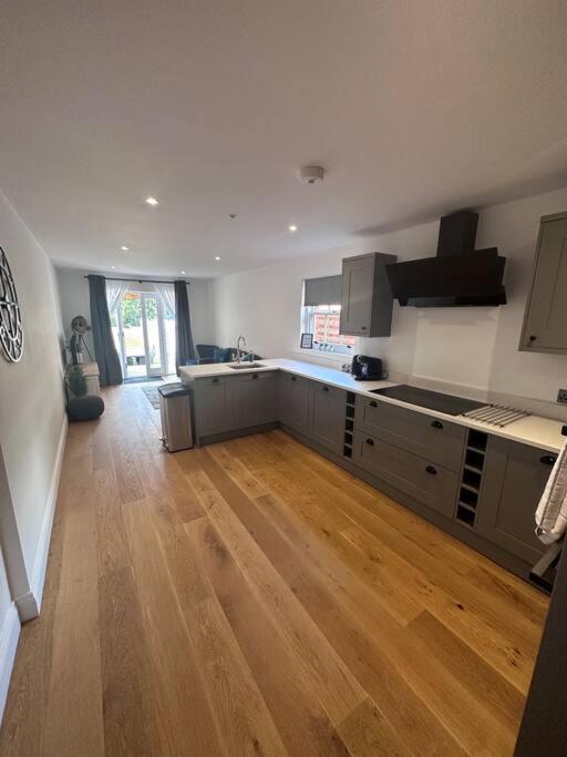 Riverside 3 Bed House Villa Winchester Exterior photo